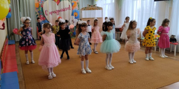 "Карлсон и Фрекен Бок в гостях в подготовительной группе "Пчелки" "Карлсон и Фрекен Бок в гостях в подготовительной группе "Пчелки".